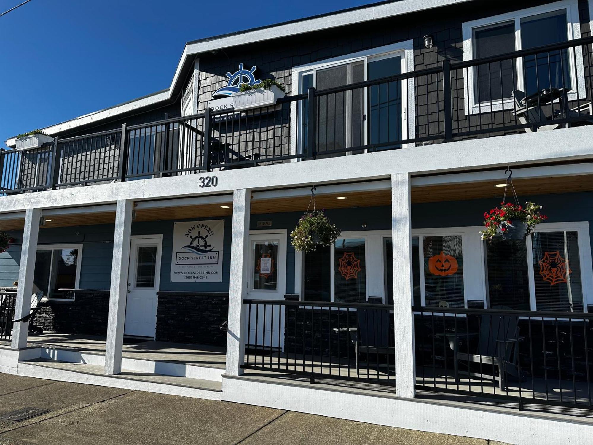 Dock Street Inn Уестпорт Екстериор снимка